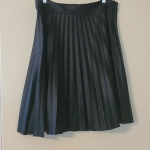 Pleated skirt